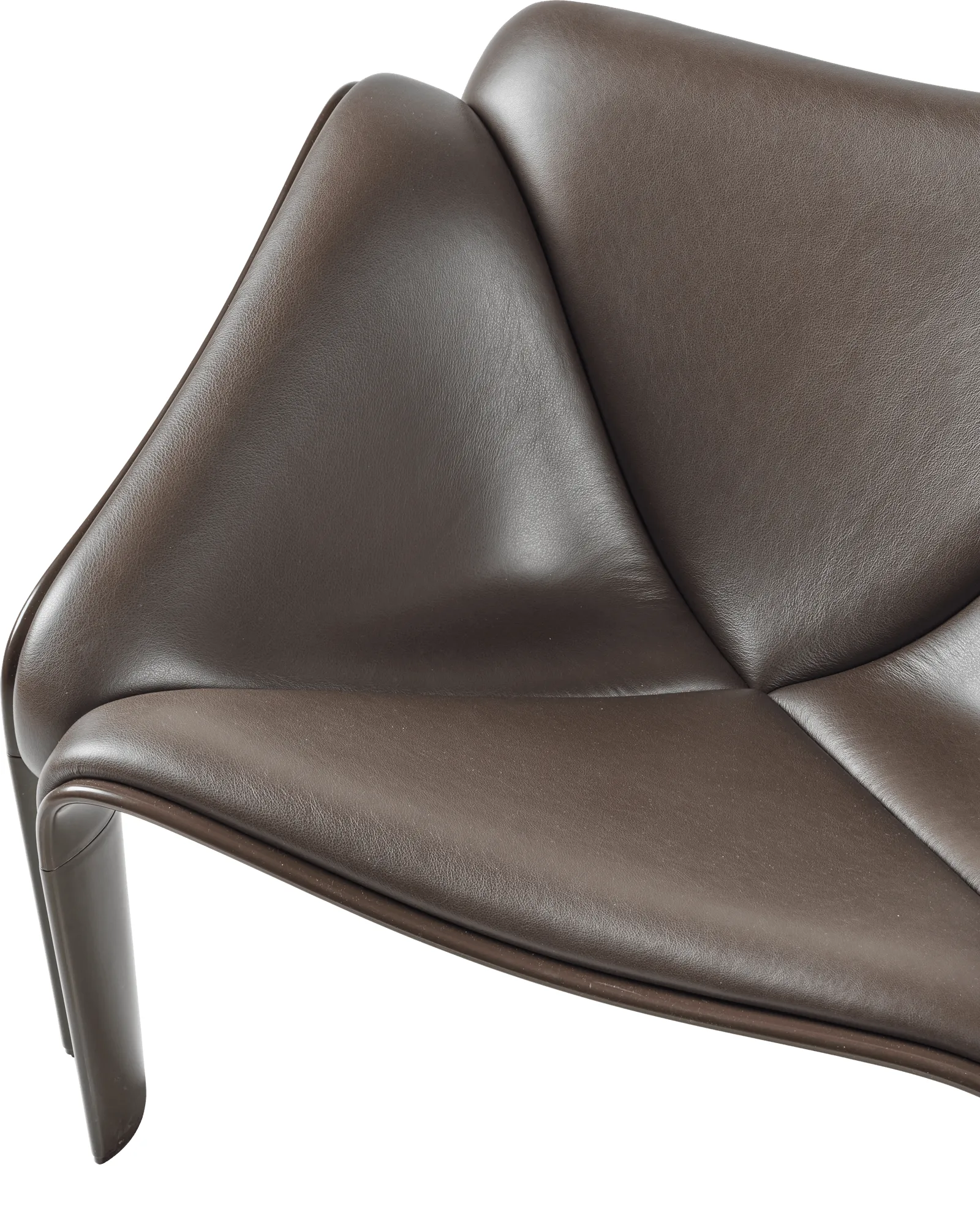 F300 loungestol,  Molé-Smooth läder Coffee GUBI