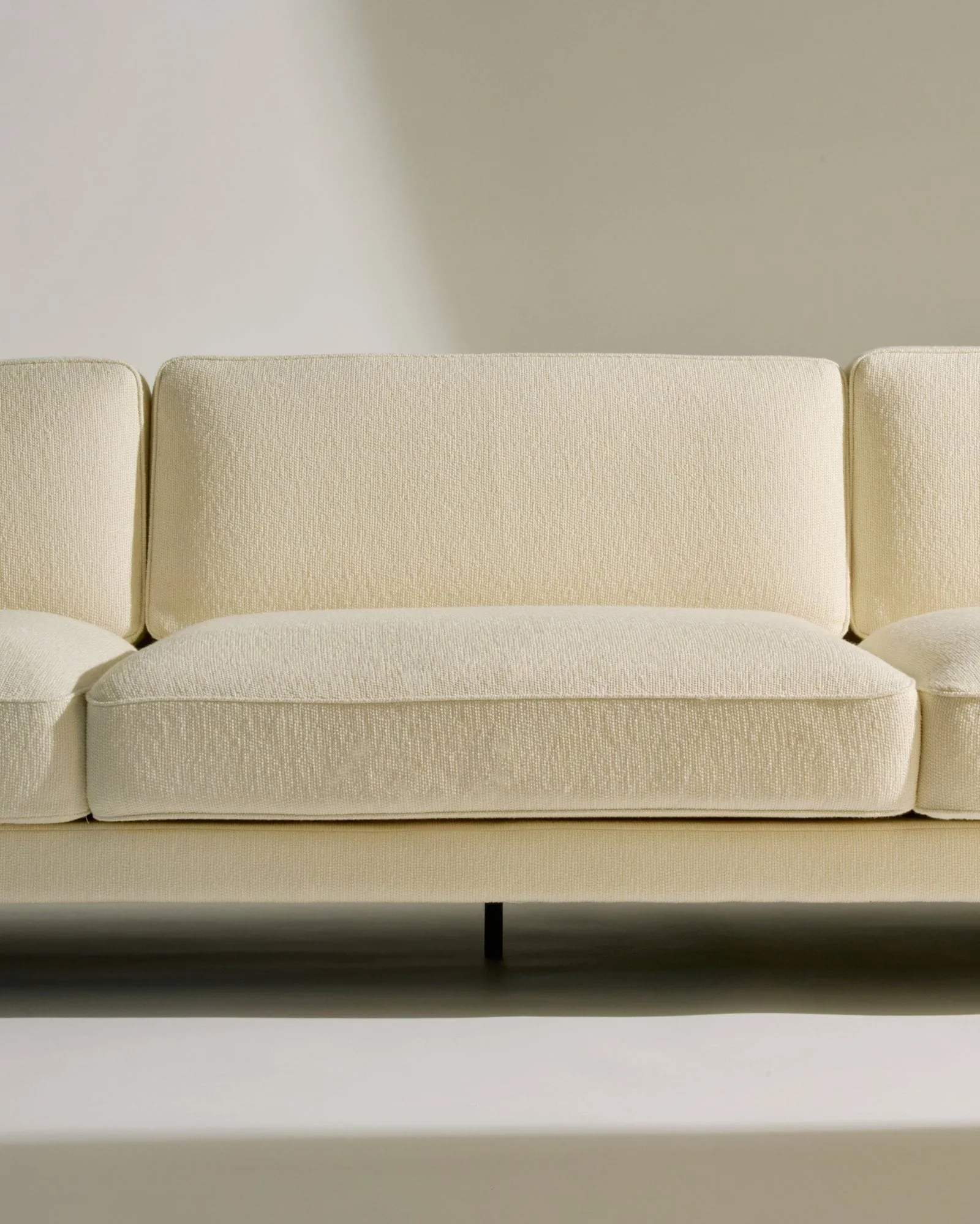 Flaneur soffa 2-sits, Bouclé-matt svart, 3-sits GUBI