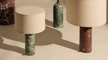 Gravity S bordslampa - Maroon marble-white - GUBI