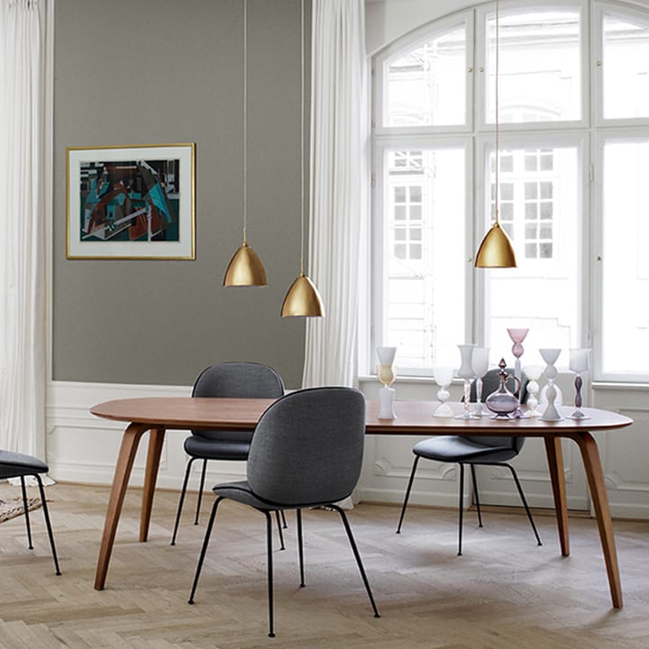 Gubi Elliptical matbord, american walnut GUBI