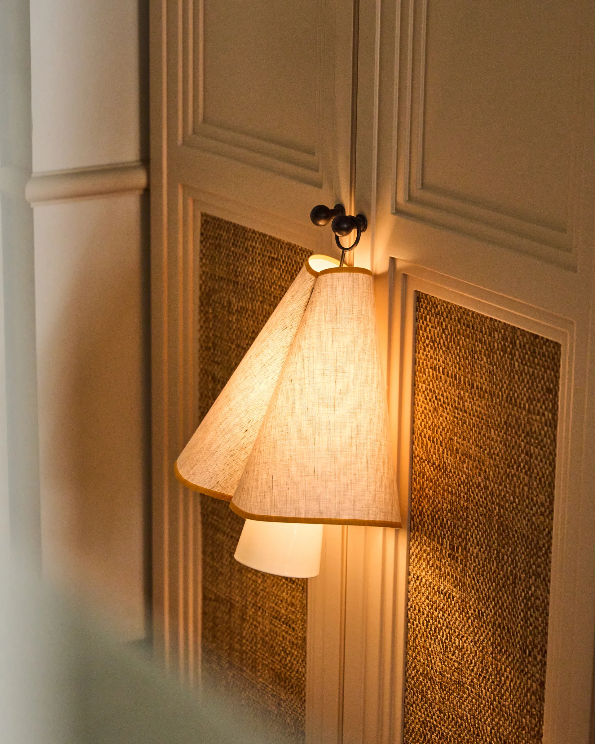 Hornbæk portabel bordslampa, Poppy yellow GUBI