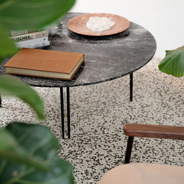 IOI soffbord, White carrara marble-ø70-krom GUBI
