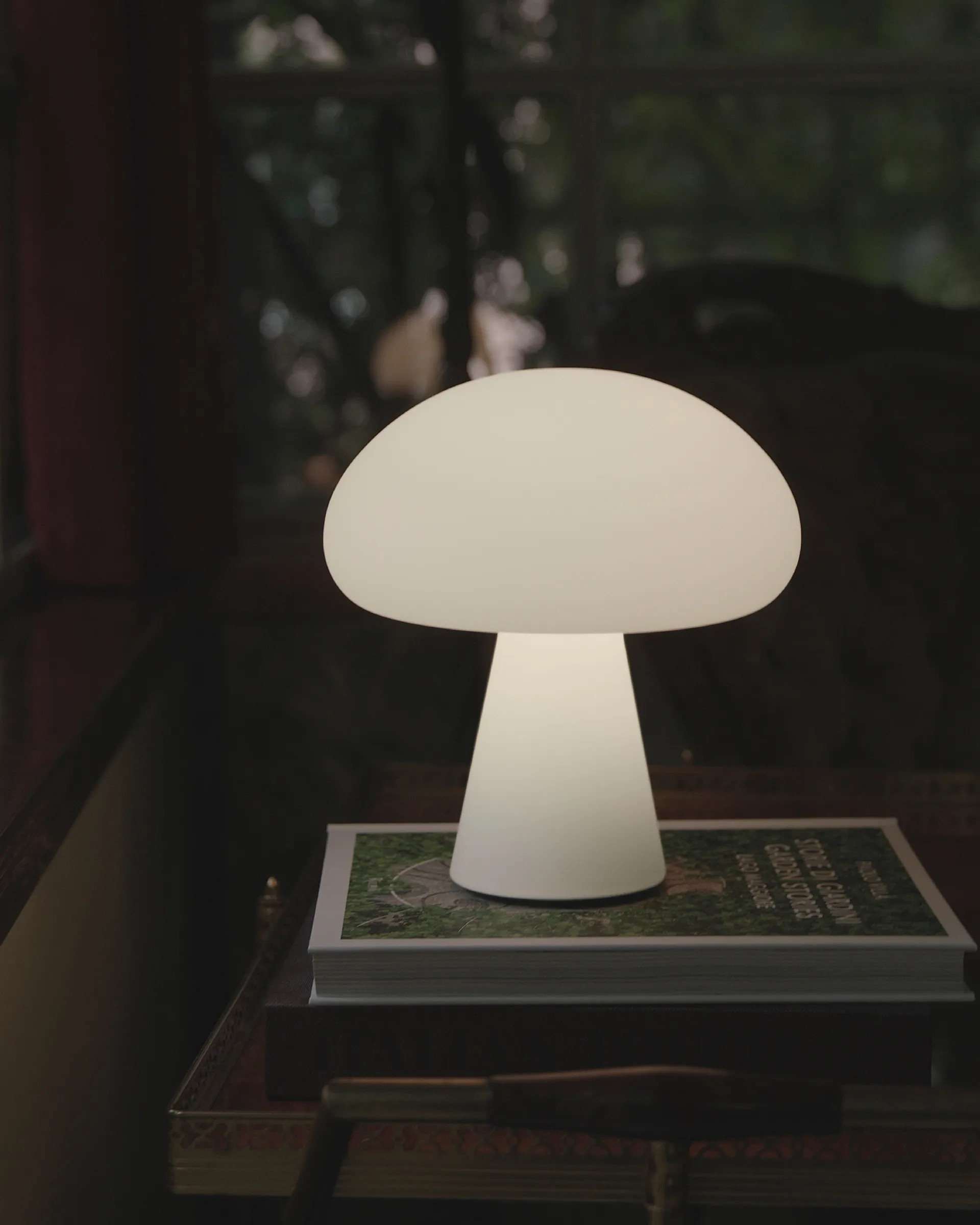 Obello portabel bordslampa, Frosted glass GUBI