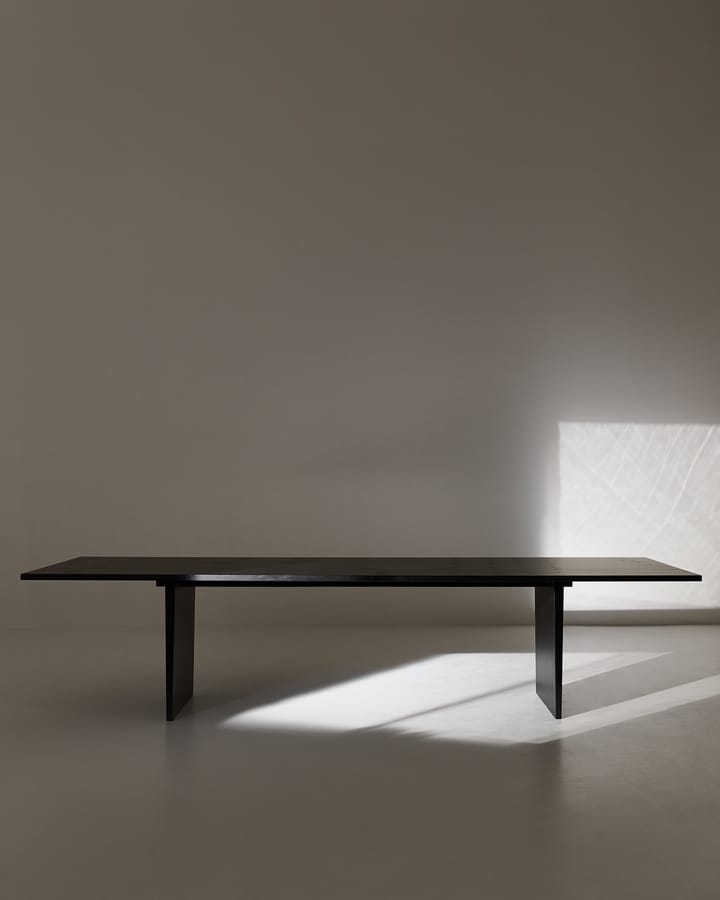 Private matbord 100x260 cm, Brun-svartbetsad ek GUBI