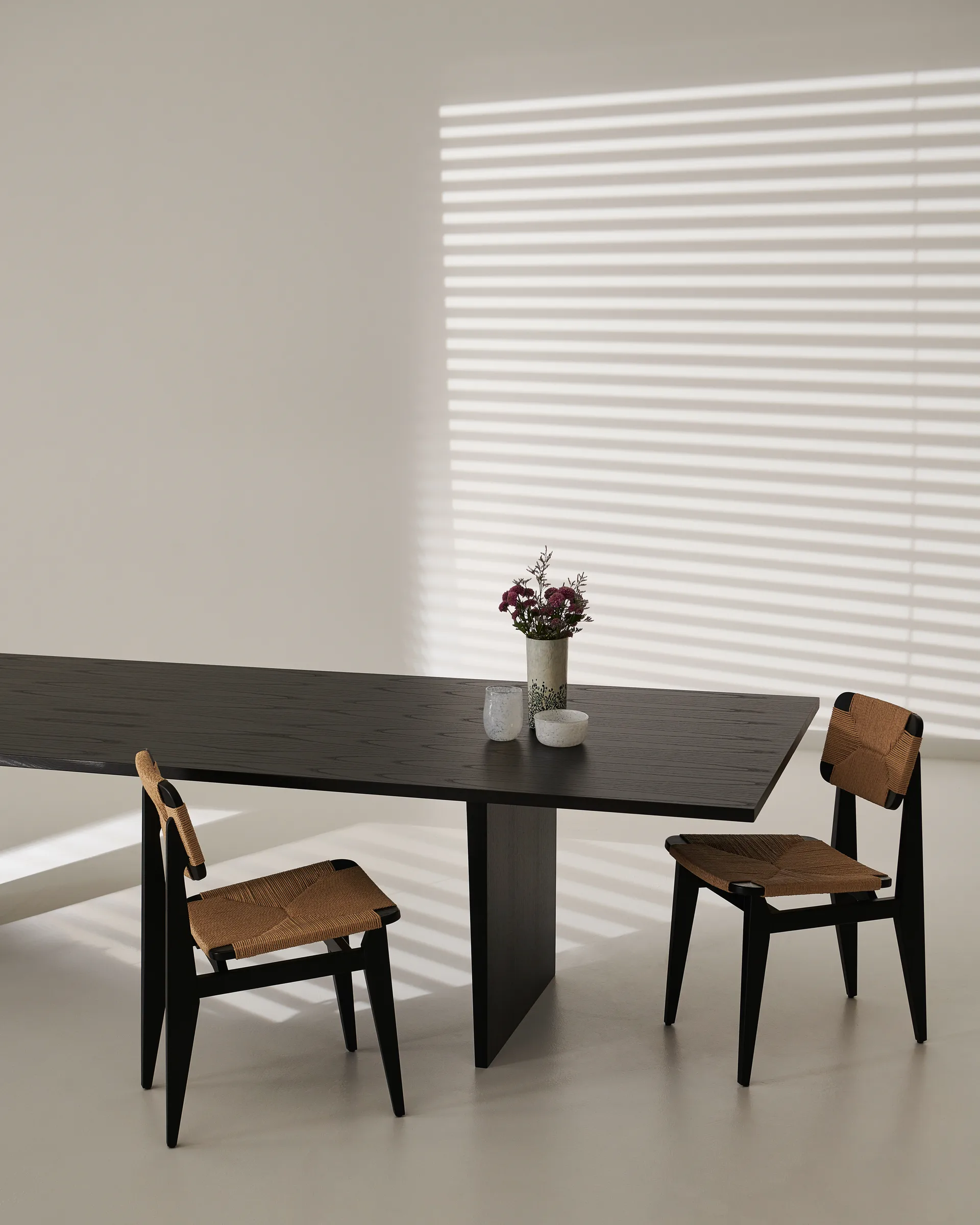 Private matbord 100x320 cm, Brun-svartbetsad ek GUBI