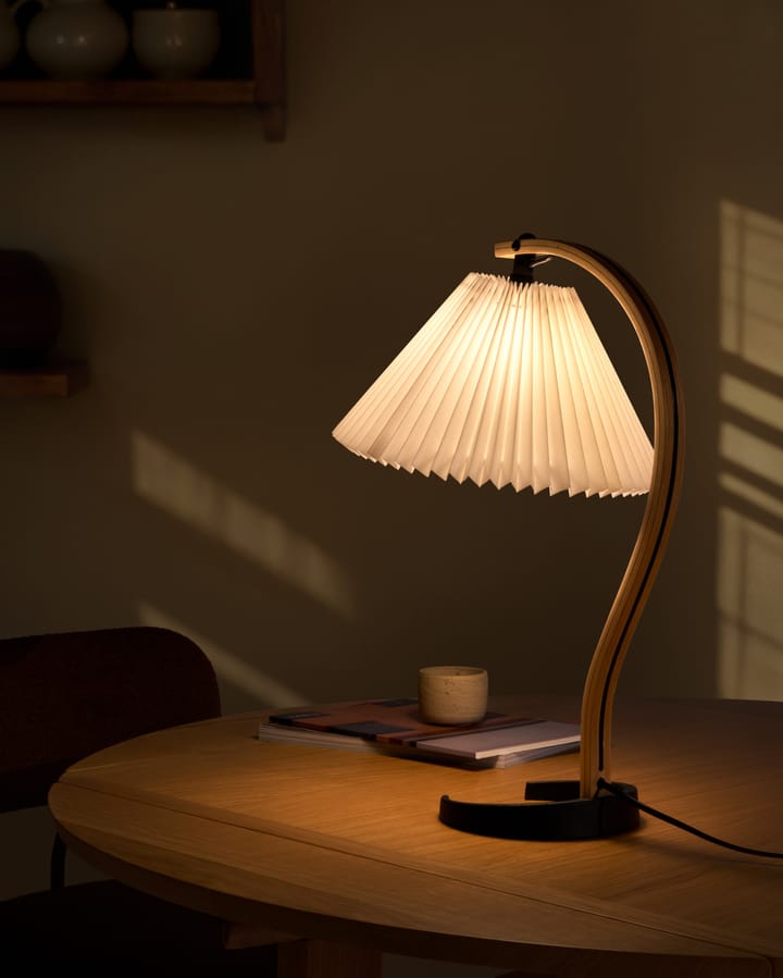 Timberline bordslampa, Oak-birch-white GUBI