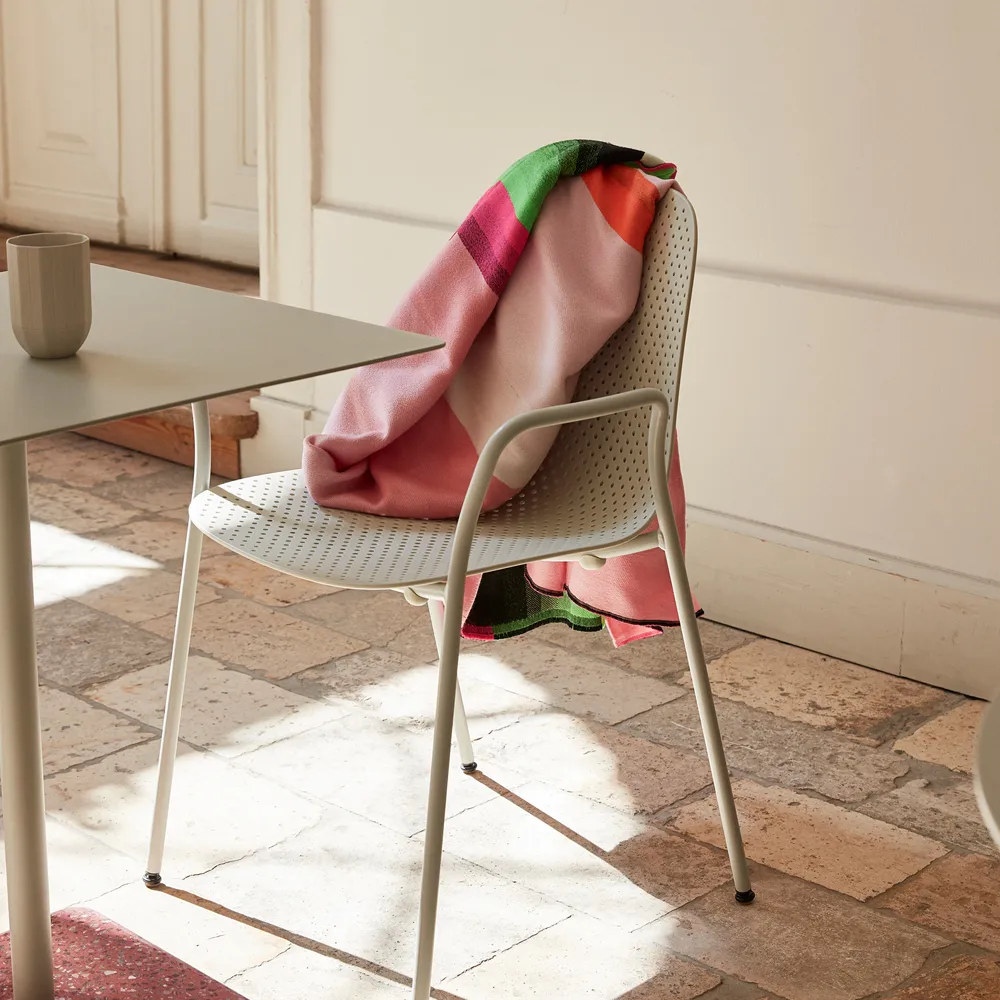 13Eighty karmstol, Chalk white-grey white HAY