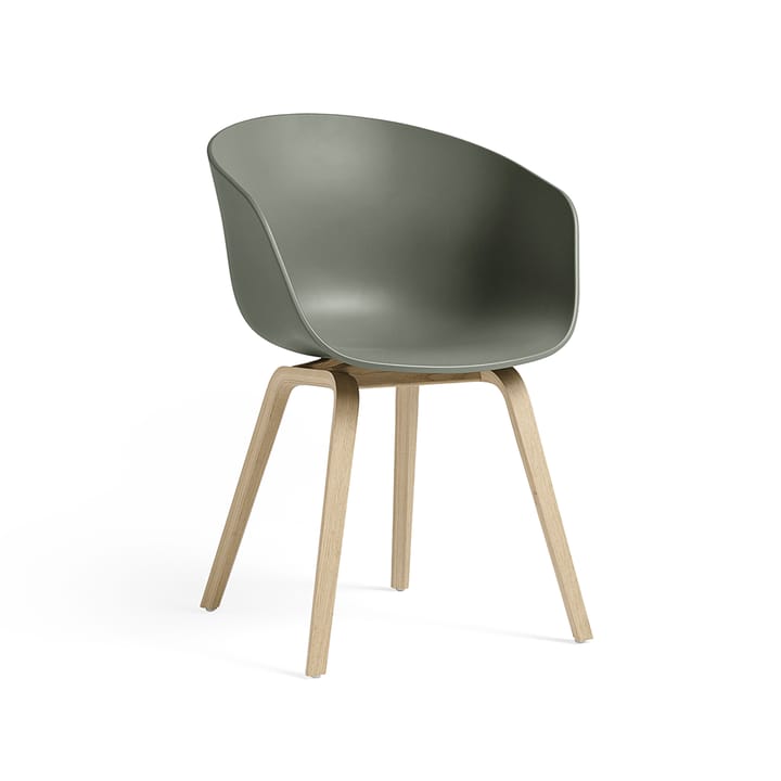 About a Chair 22 stol - Dusty green-lackad ek - HAY