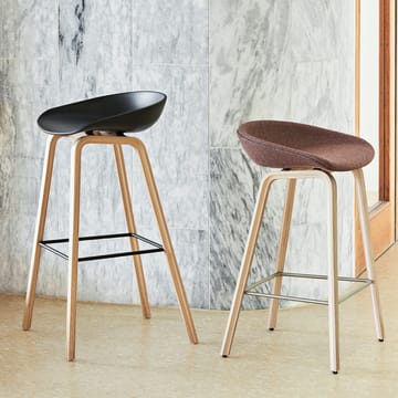 About a Stool 32 High barstol - White-lackad ek-stöd i rostfrittt stål - HAY