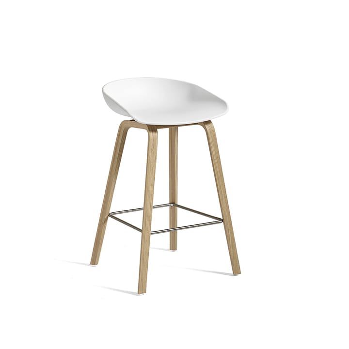 About a Stool 32 Low barstol - white, lackat ekstativ, fotstöd i rostfritt stål - HAY
