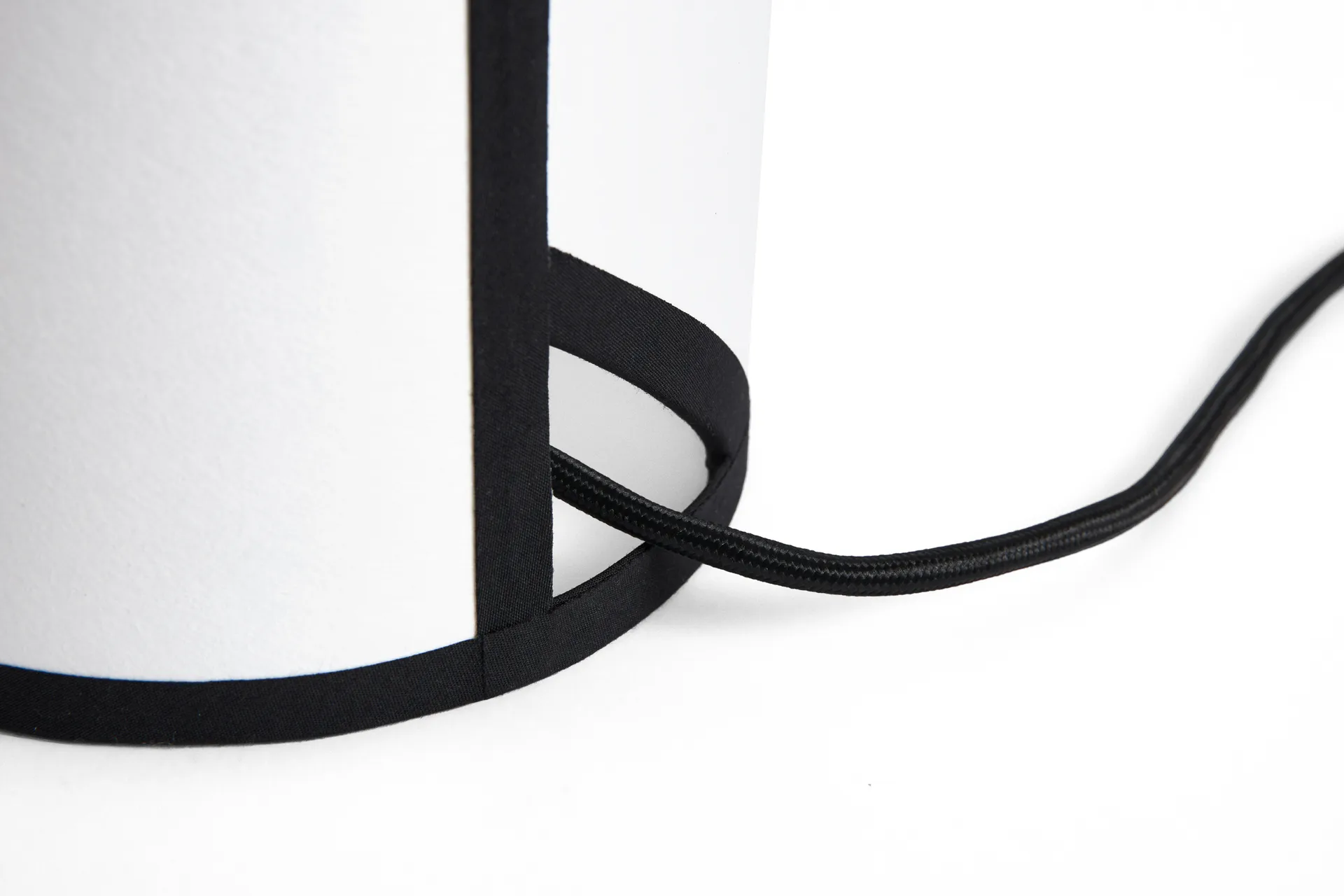 Ava pyramid bordslampa 29 cm, White HAY