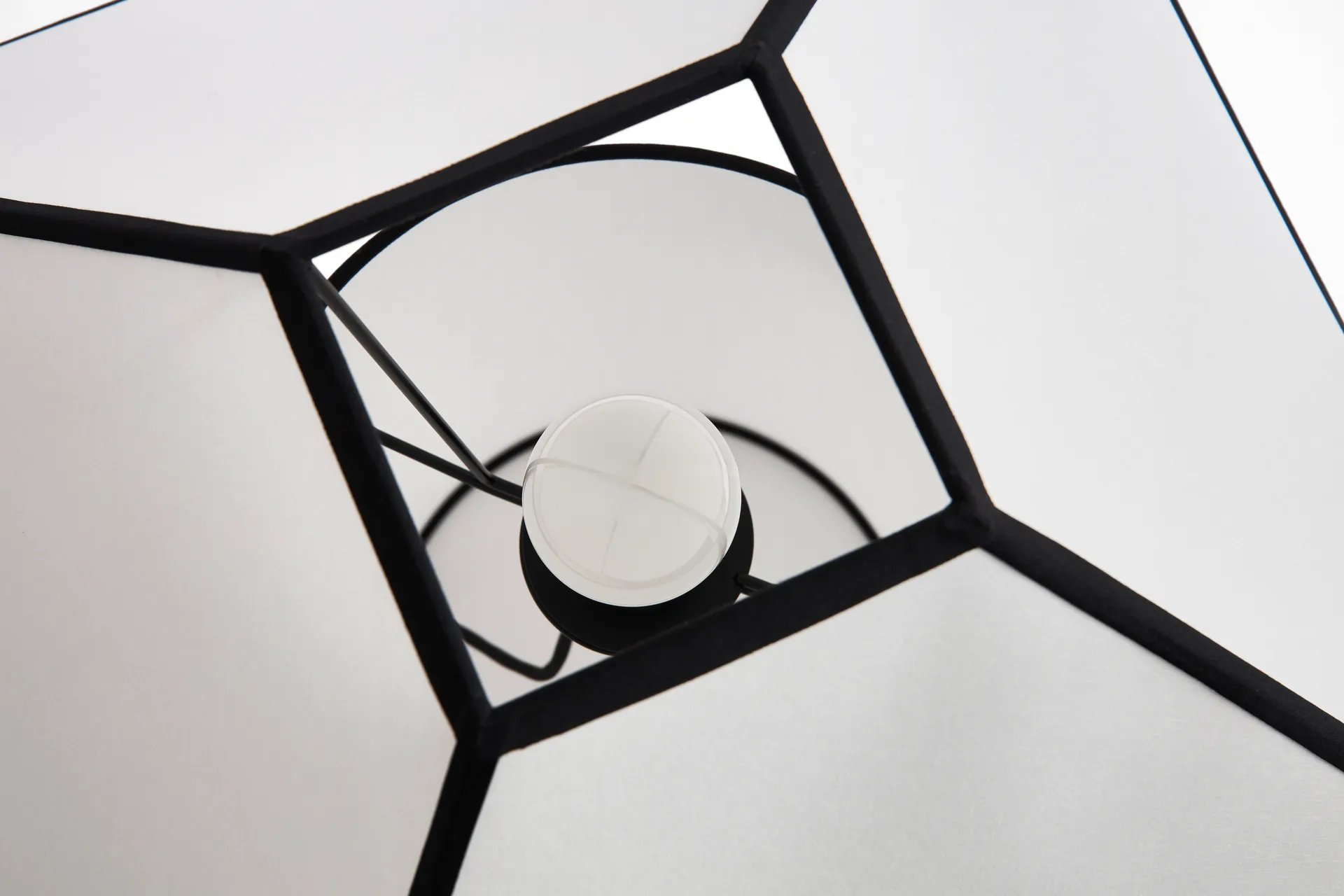 Ava pyramid bordslampa 45 cm, White HAY