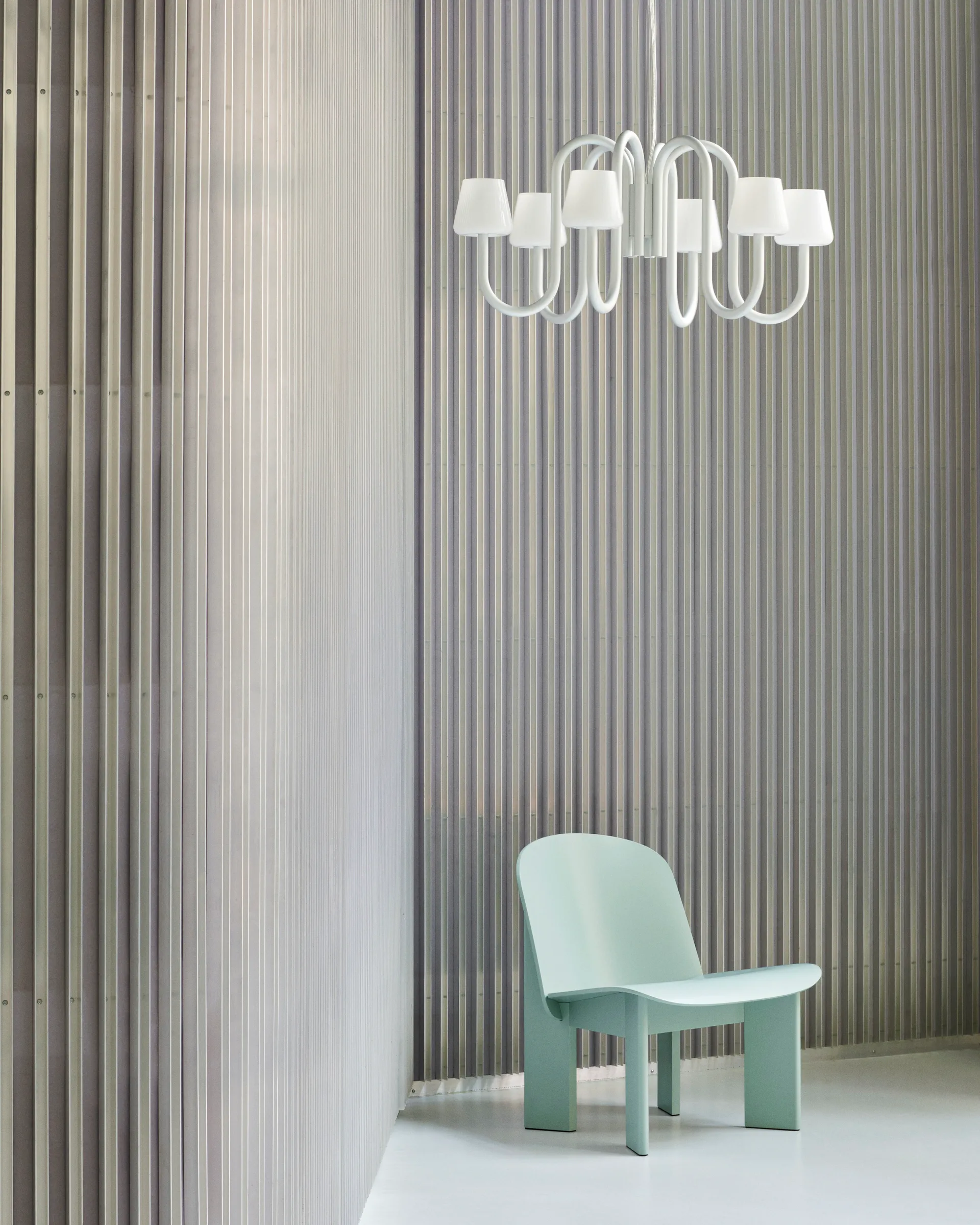 Chisel lounge chair, Eucalyptus lackad bok HAY