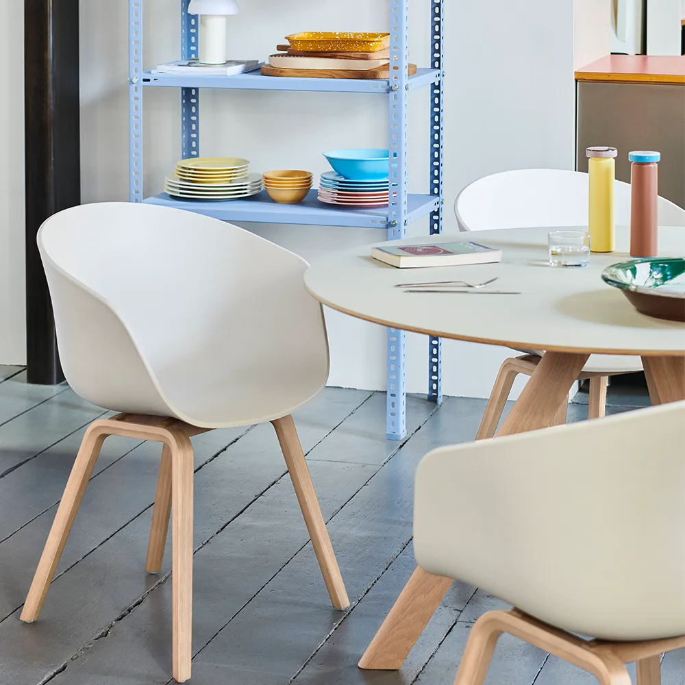 CPH20 Round matbord, Off white linoleum-Ø90 cm-valnöt HAY