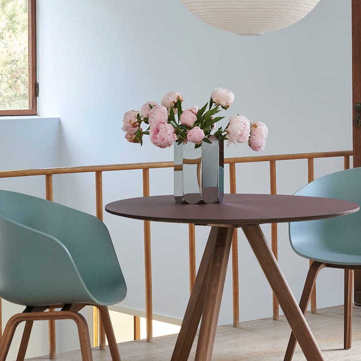 CPH20 Round matbord, water-based lacquered walnut, ø90cm HAY