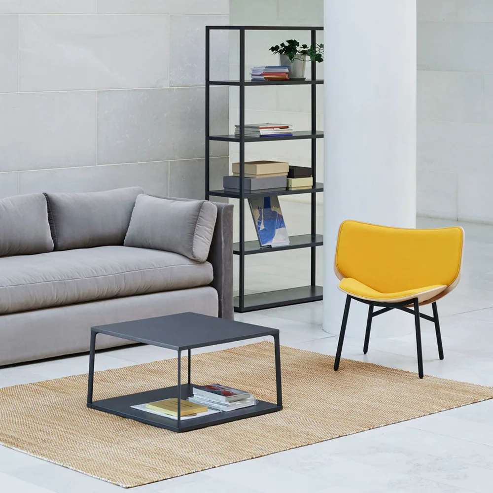 Dapper loungefåtölj, Coda 100 white-ek-svart stativ HAY