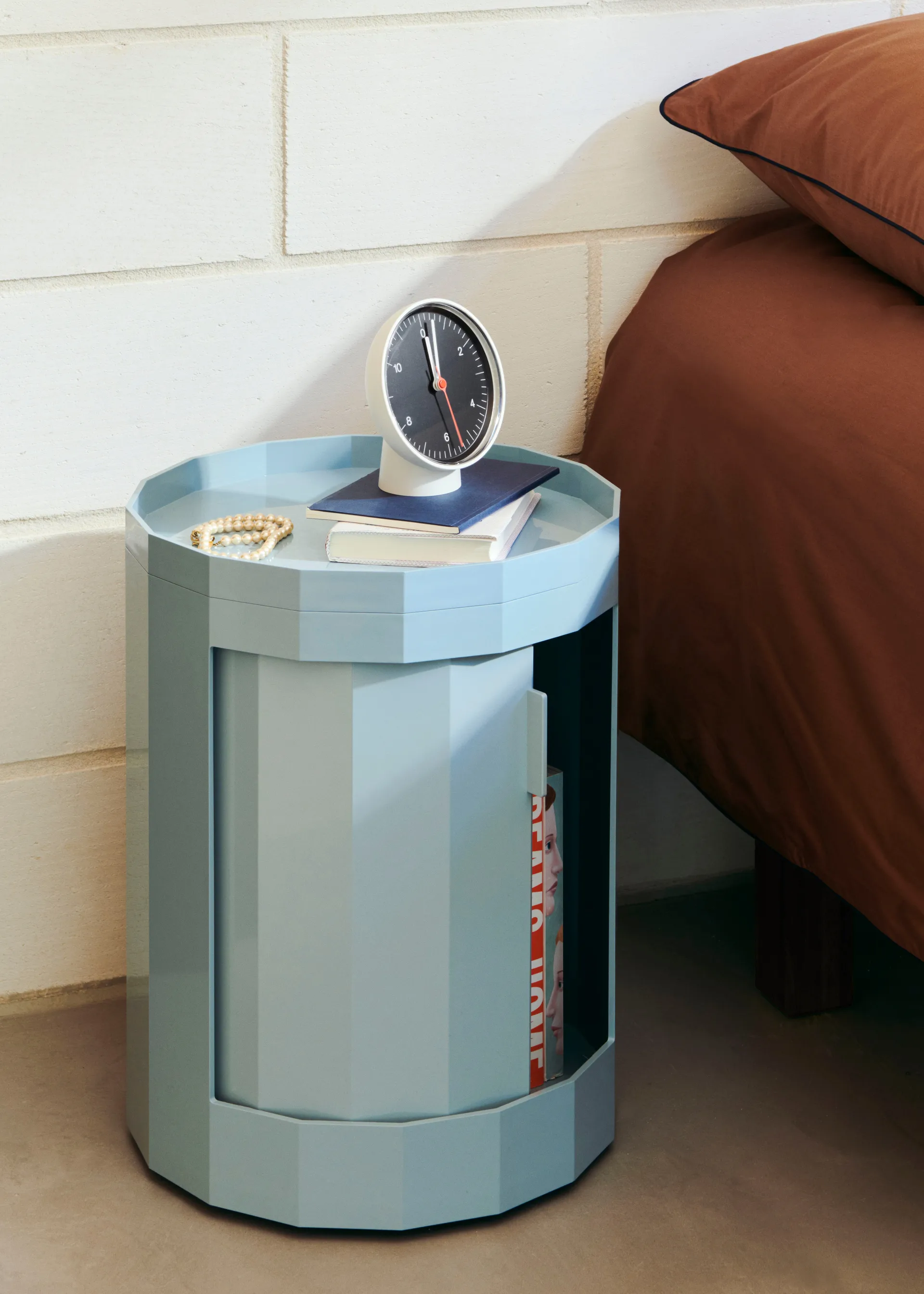 Facet Cabinet 100 sidobord, Misty blue HAY