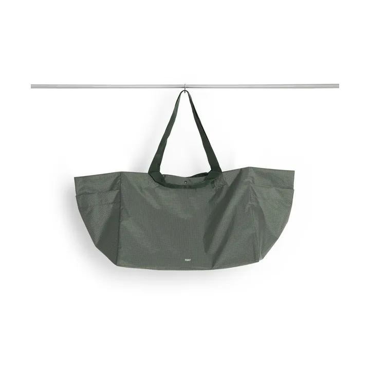 Grid Weekend Bag väska - Dark green, large - HAY