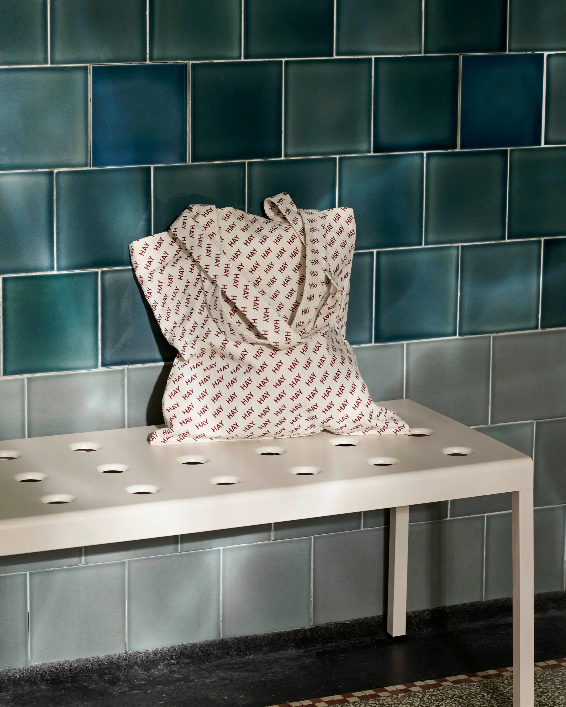 HAY Logo tygpåse, Burgundy HAY