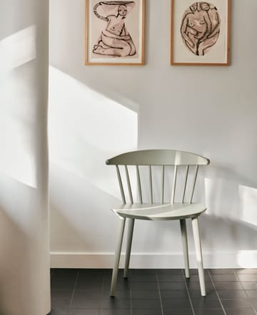 J104 stol - Warm grey lackerad bok - HAY