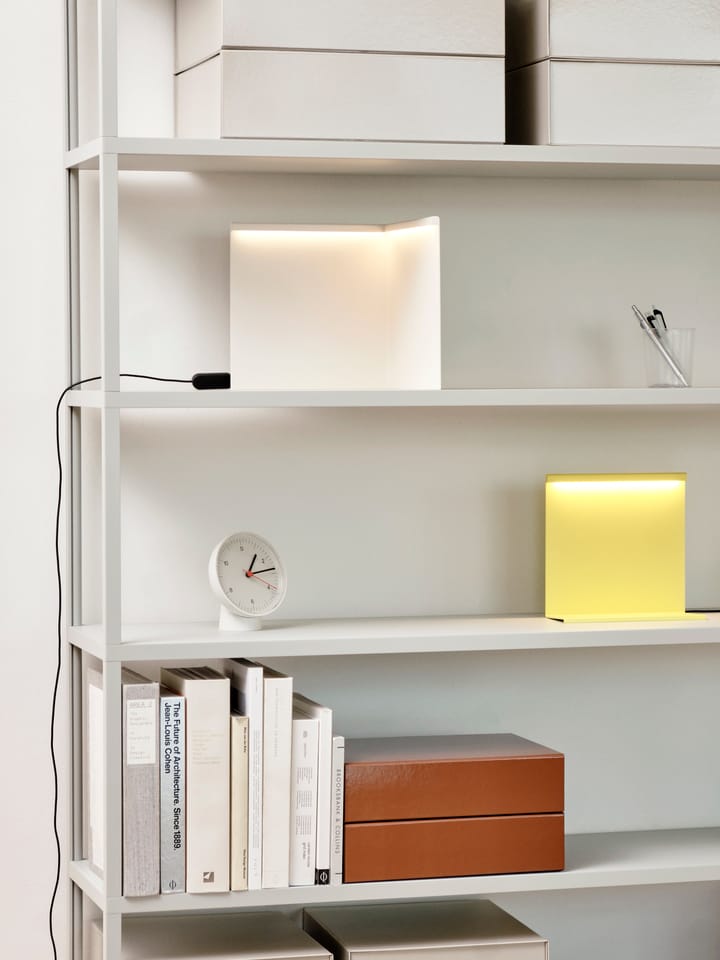 LBM Corner bordslampa - Cream white - HAY