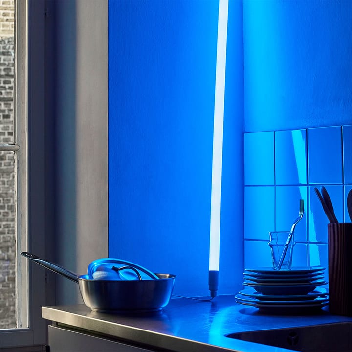 Neon Tube lysrörslampa 150 cm - warm white - HAY
