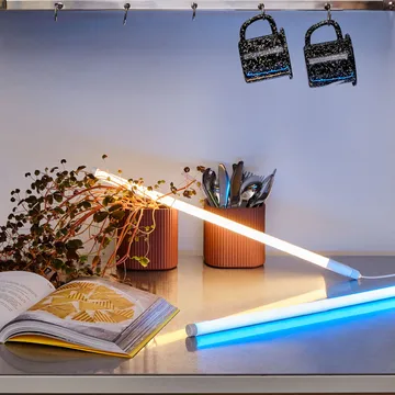 Neon Tube Slim lysrörslampa 50 cm - Blue - HAY