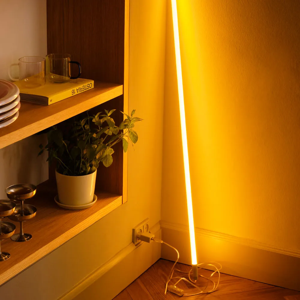 Neon Tube Slim lysrörslampa 50 cm, Blue HAY