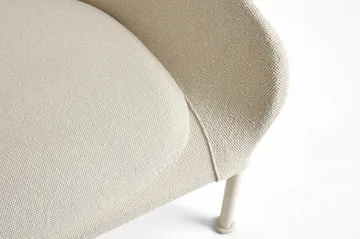 O2 Lounge Chair fåtölj - Soft cream-lackerad stål eggshell - HAY