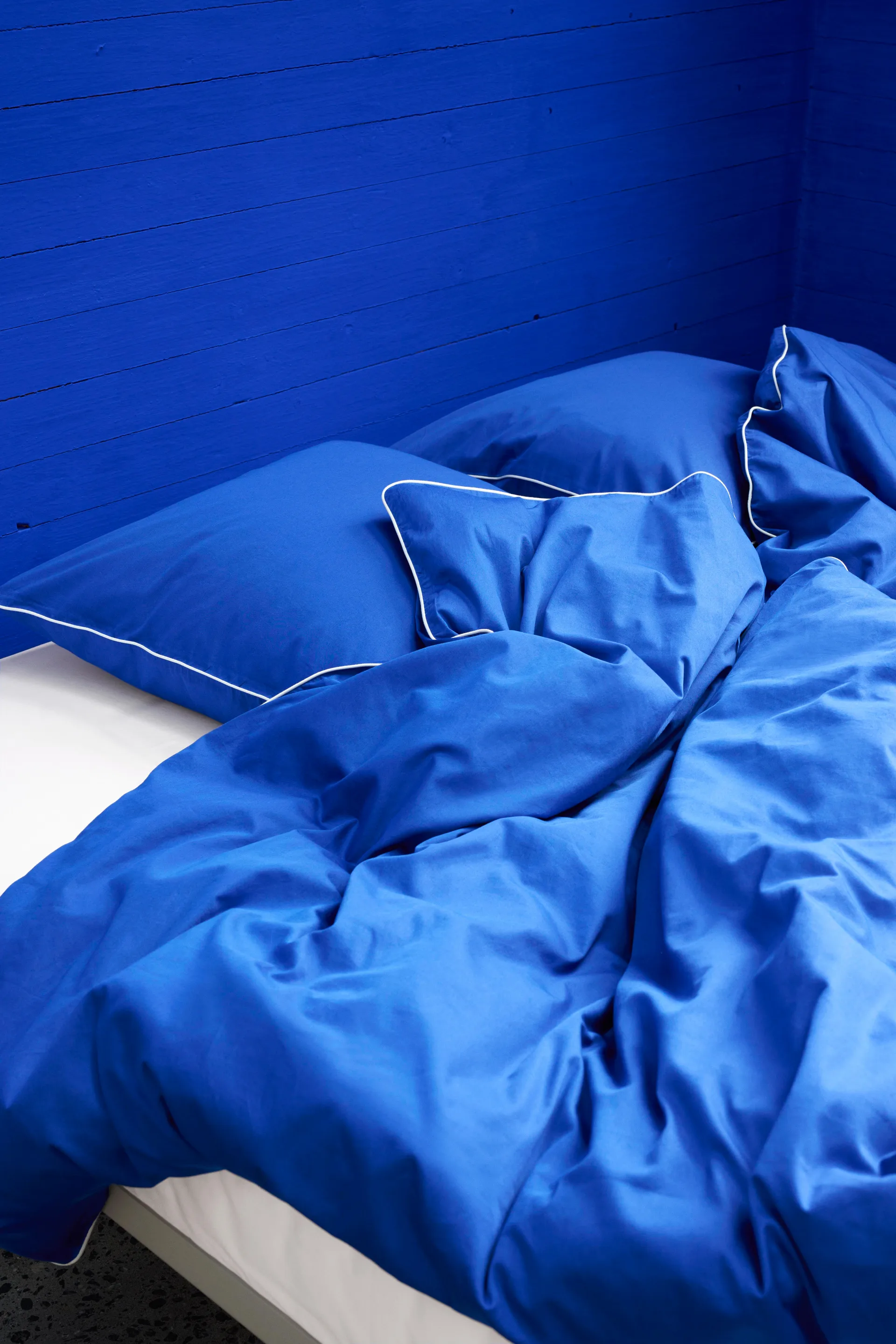 Outline påslakan 220x220 cm, Vivid blue HAY