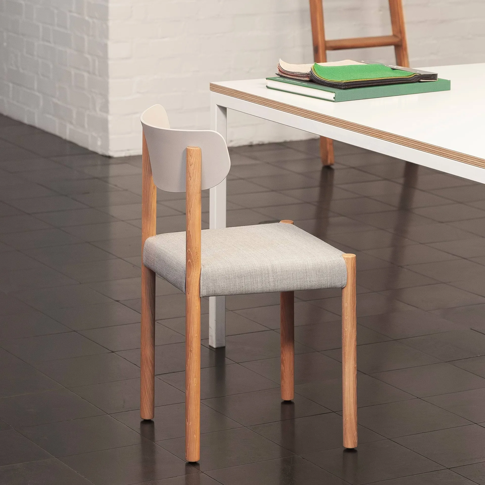 Pack Chair 11 stol, Oljad ek-chalk grey-Remix 126 HAY