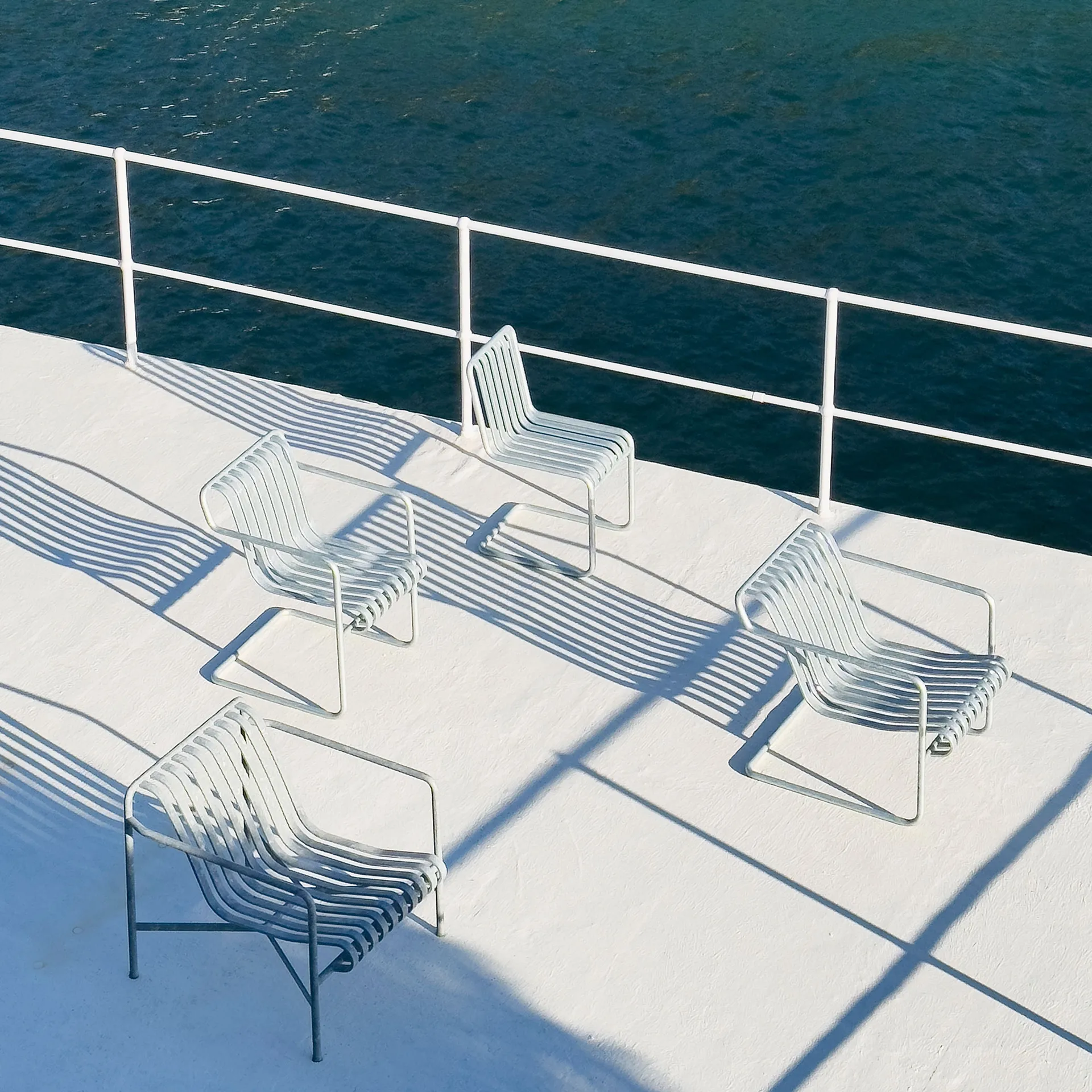 Palissade Cantilever Dining karmstol, Hot galvanised steel HAY