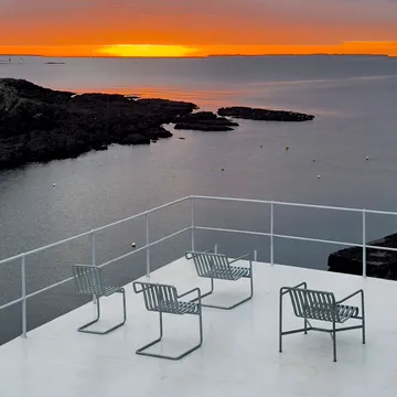 Palissade Cantilever Dining karmstol - Hot galvanised steel - HAY