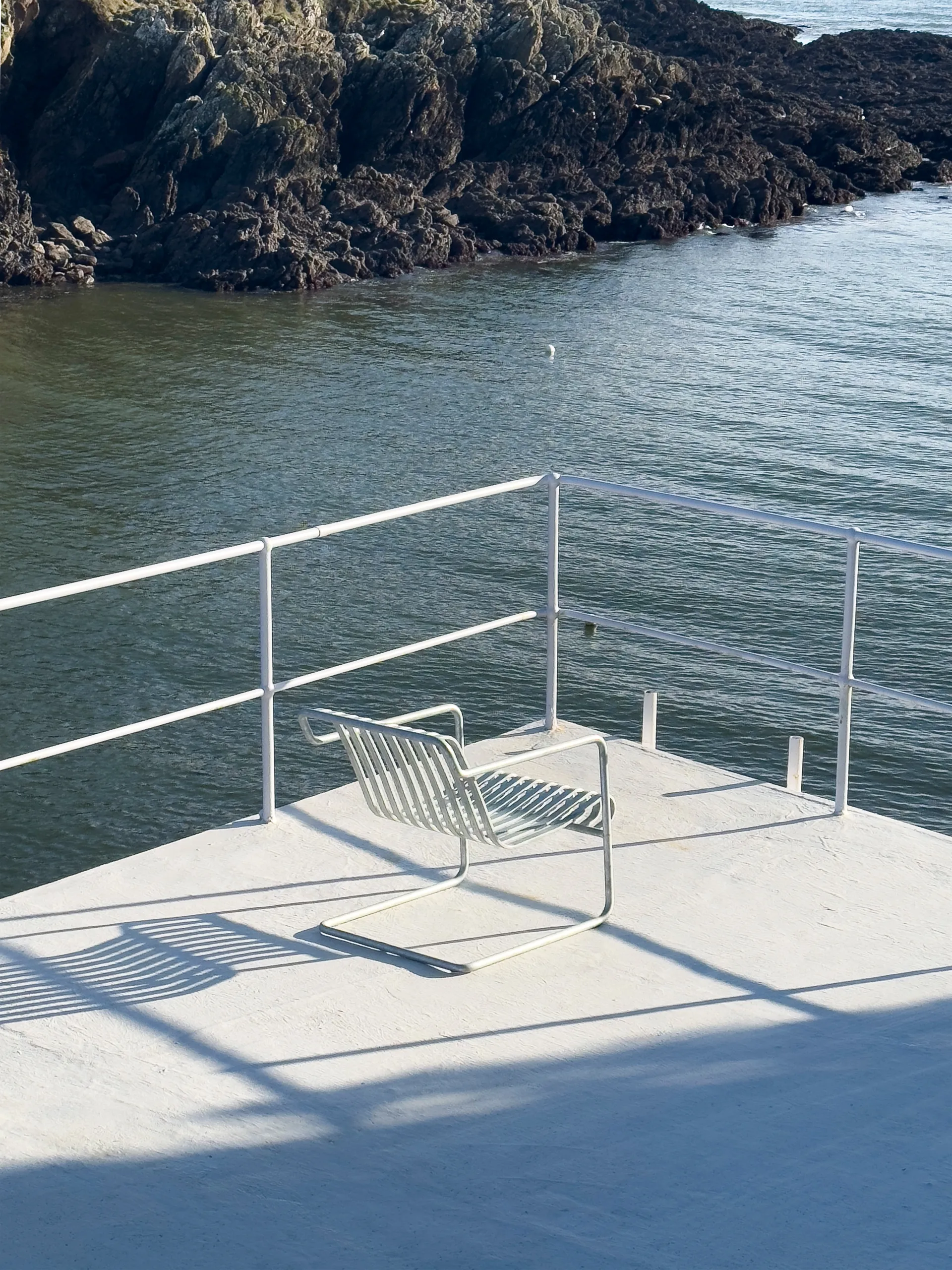 Palissade Cantilever Low loungefåtölj, Hot galvanised steel HAY