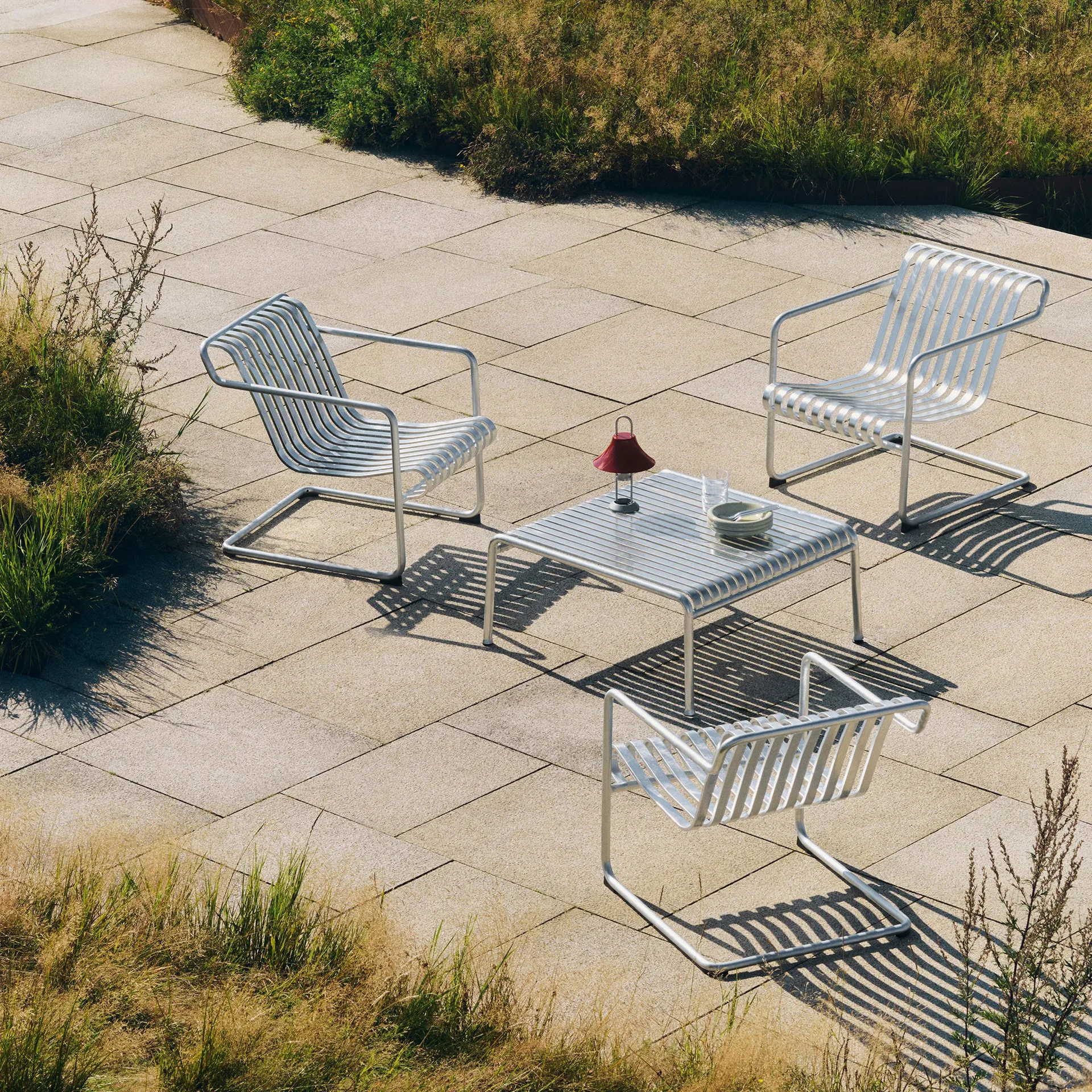 Palissade Cantilever Low loungefåtölj, Hot galvanised steel HAY