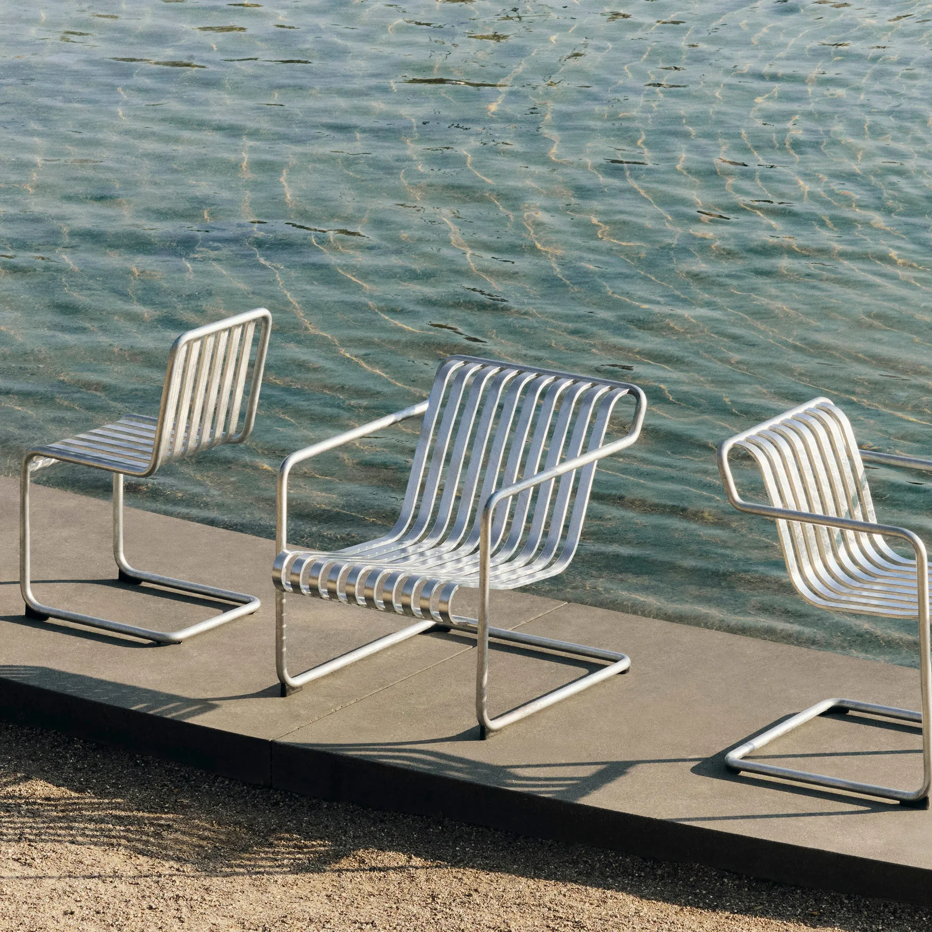 Palissade Cantilever Low loungefåtölj, Hot galvanised steel HAY