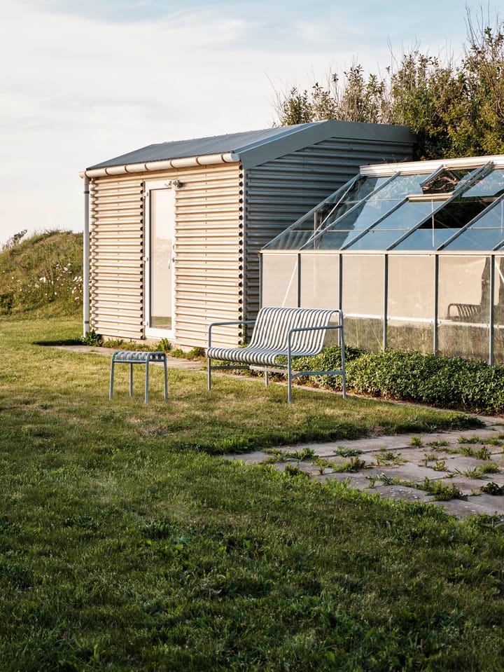 Palissade Dining bänk med armstöd - hot galvanised - HAY