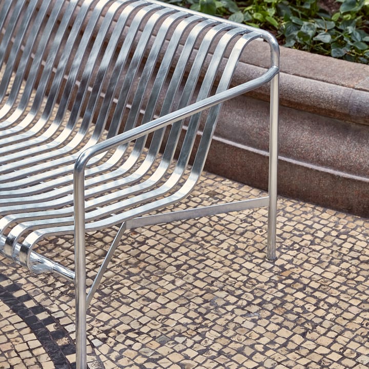 Palissade Dining bänk med armstöd, Hot galvanised HAY