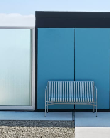 Palissade Dining bänk med armstöd - Sky grey - HAY