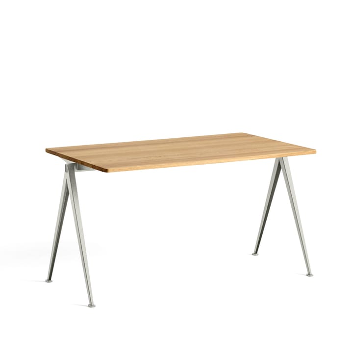 Pyramid 01 skrivbord - Oak clear lacquer-140x75cm-beige stålstativ - HAY