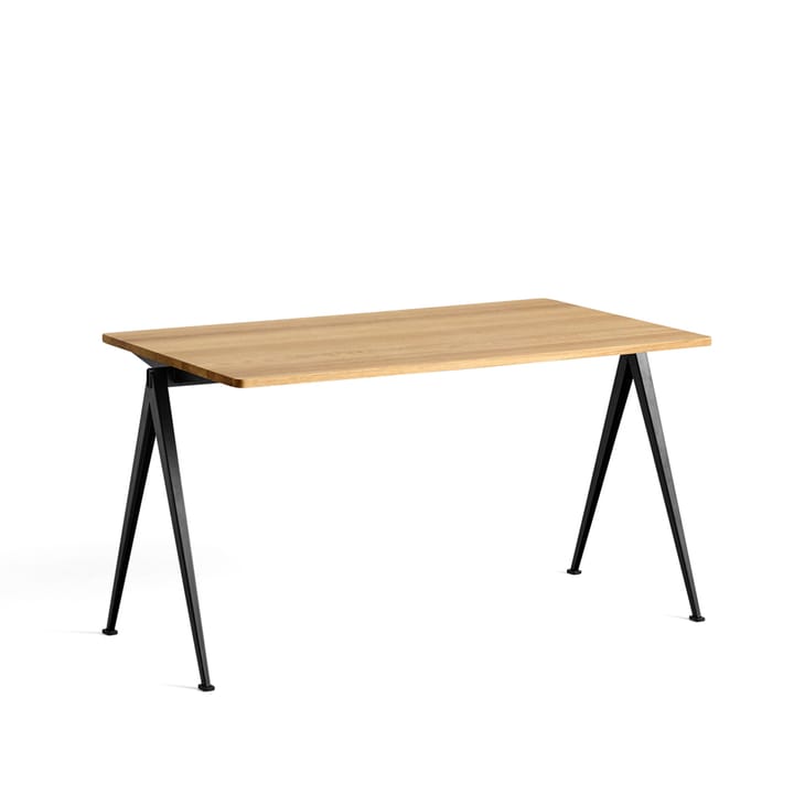 Pyramid 01 skrivbord - oak clear lacquer, 140x75cm, svart stålstativ - HAY