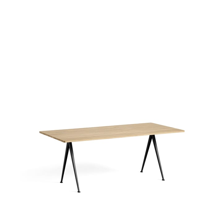 Pyramid 02 matbord - oak matt lacqured, 190x85cm, svart stålstativ - HAY