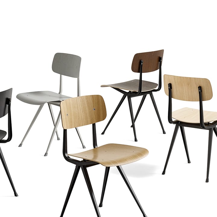 Result stol, Smoked oak-beige stålstativ HAY