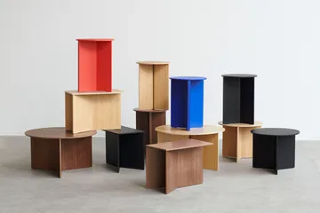 Slit soffbord Ø45 cm - Lackerad ek - HAY