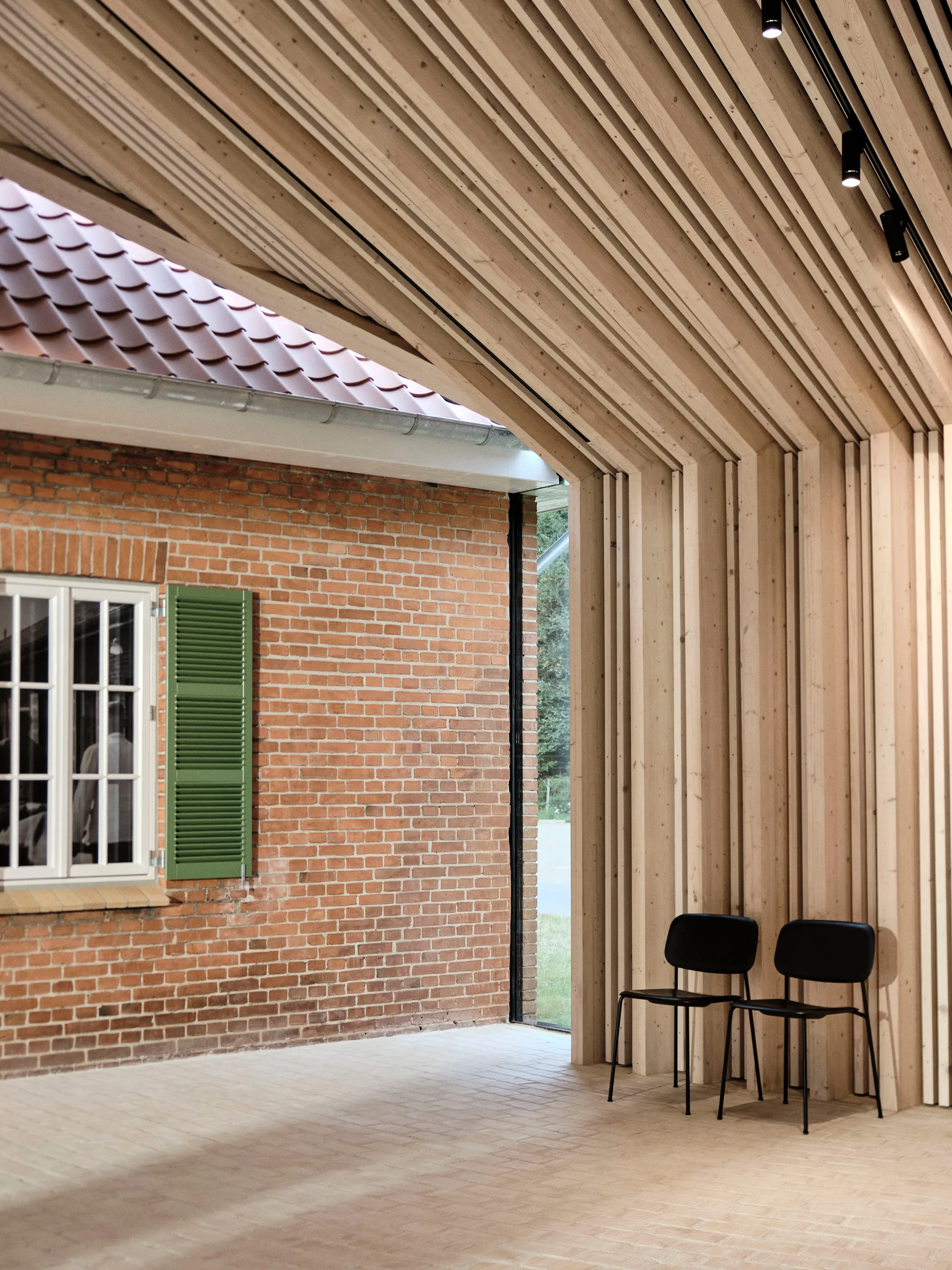 Soft Edge 40 stol, water-based lacquered oak, kromstativ HAY