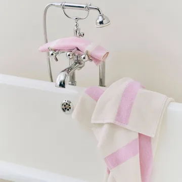 Stripe handduk - Cool pink, 70x140 cm - HAY