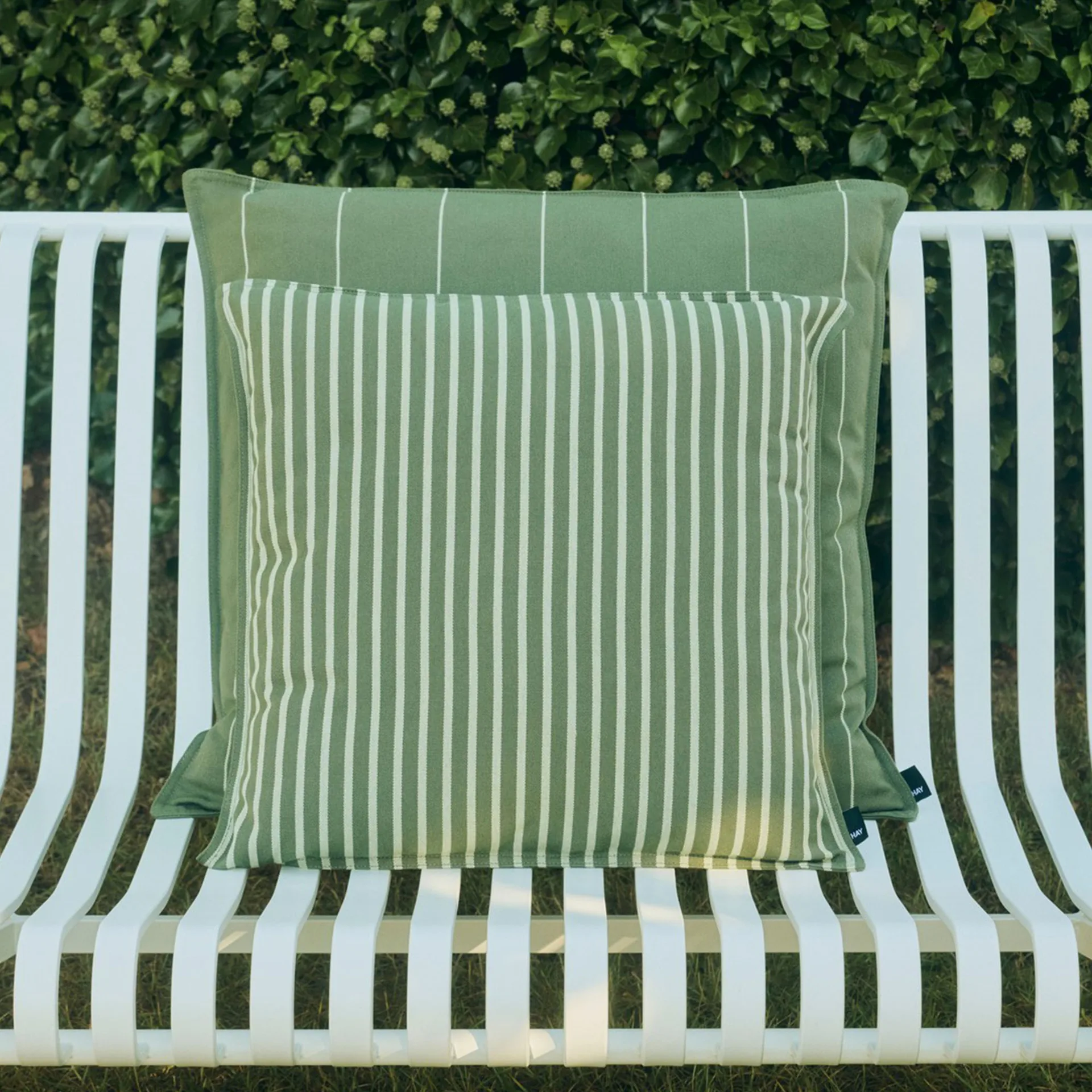 Terrazza kudde, Olive narrow stripe, 60x60 cm HAY