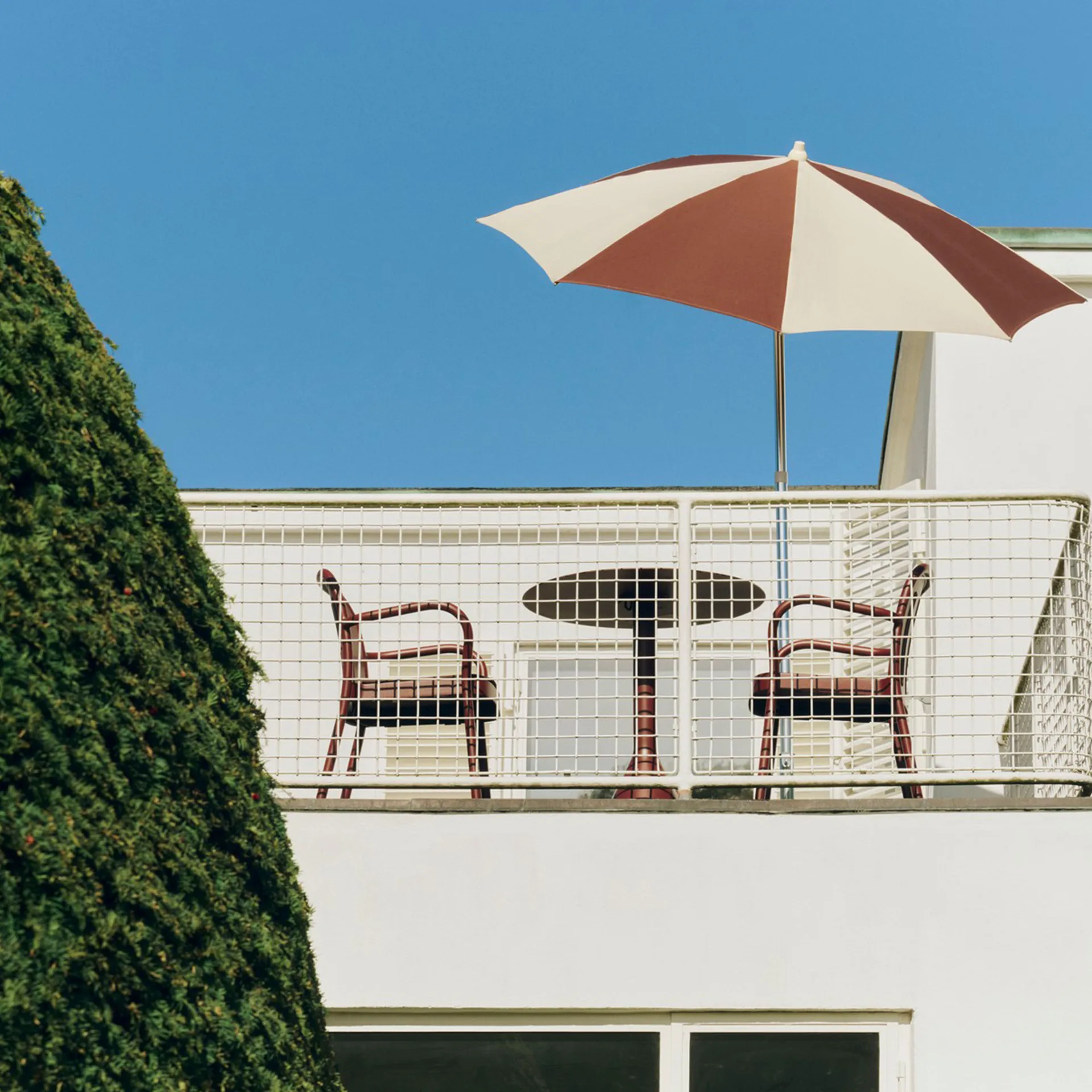 Terrazza Octagon parasoll, Off-white-burgundy HAY