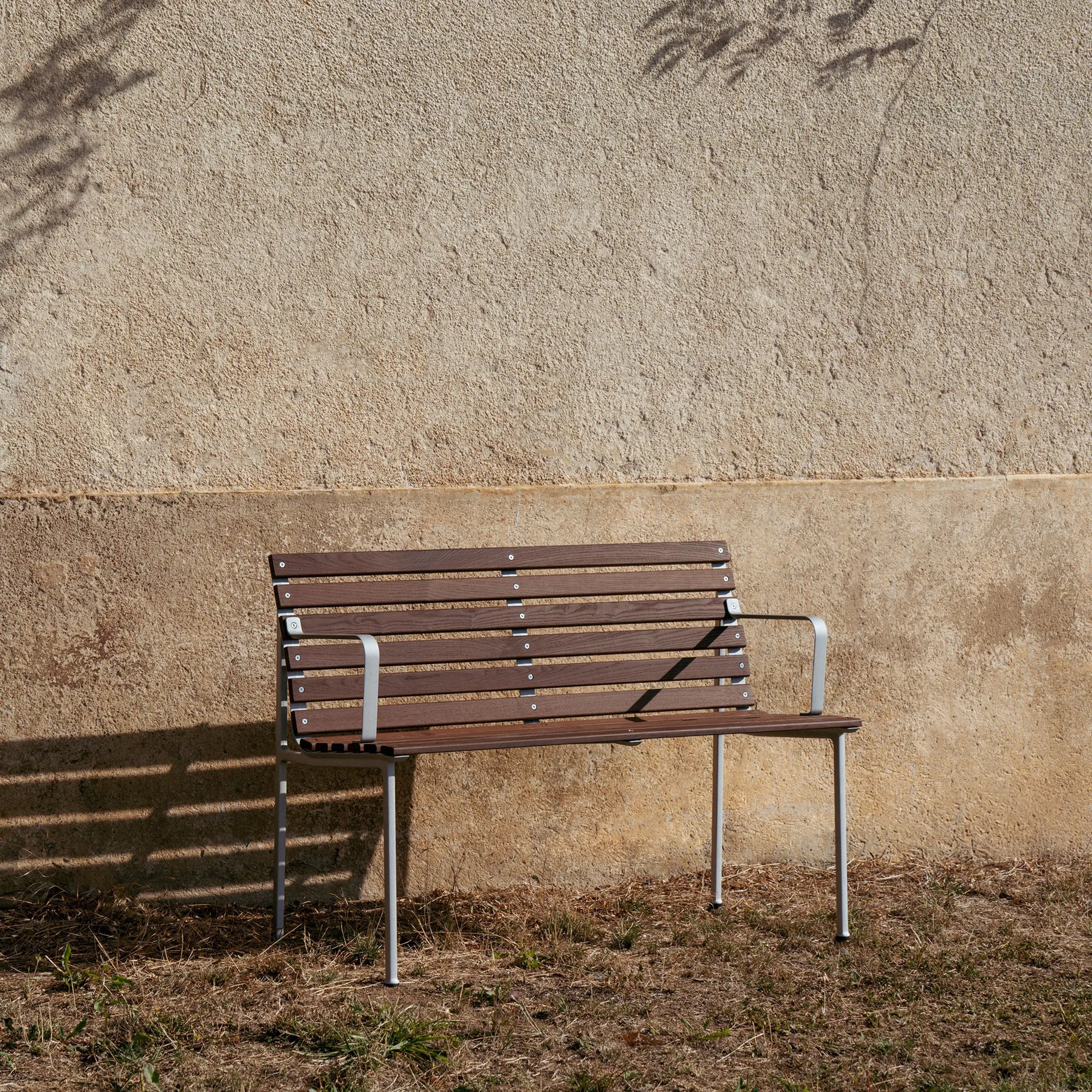 Traverse Dining bänk med armstöd, Oiled ash HAY