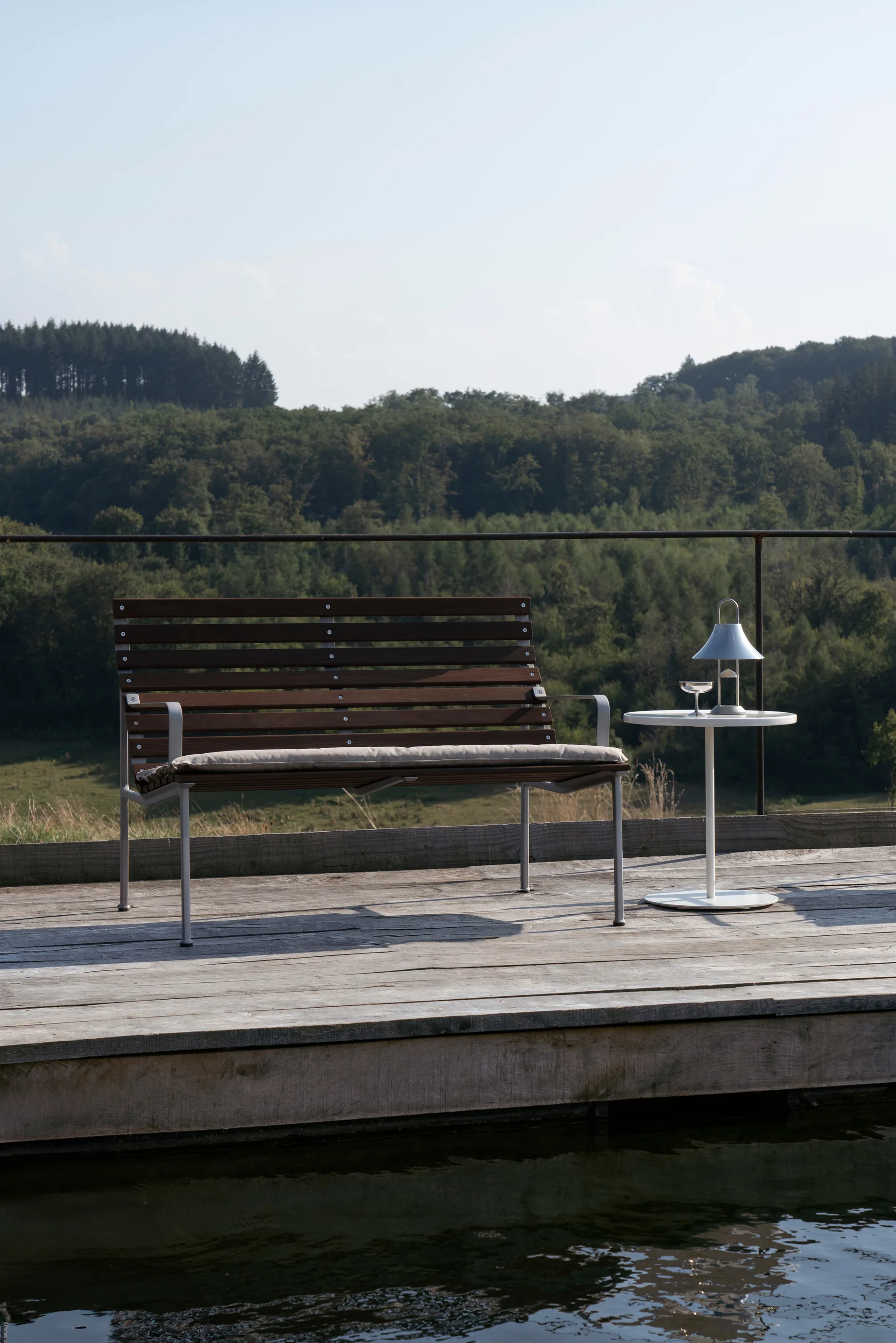 Traverse Lounge bänk med armstöd, Oiled ash HAY